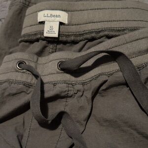 L.L. Bean women’s Taupe Capri Ripstop Drawstring Pants XL